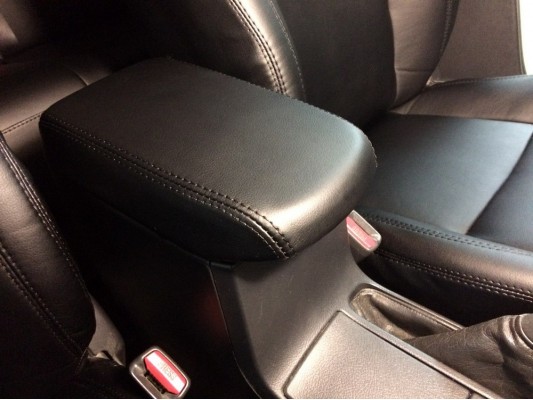 Перетяжка центрального подлокотника Перетяжка центрального подлокотника